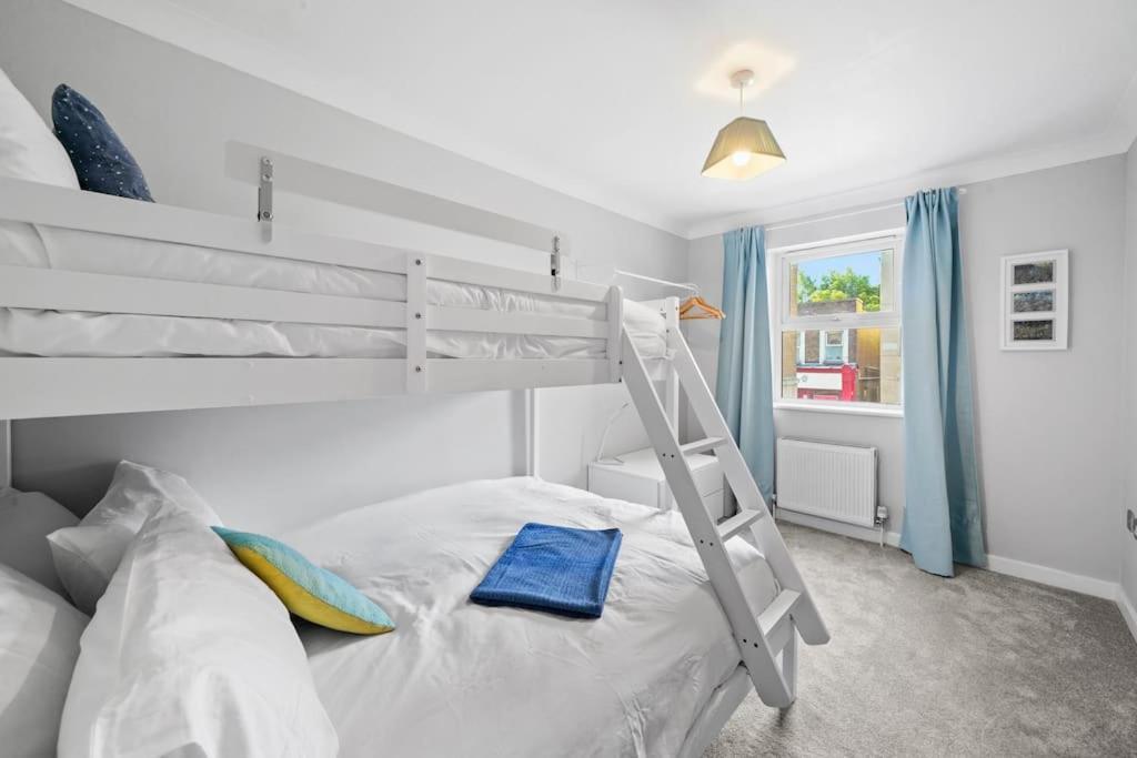 Modern Apartment Near Old Town With Parking マーゲイト エクステリア 写真