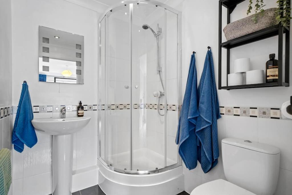 Modern Apartment Near Old Town With Parking マーゲイト エクステリア 写真