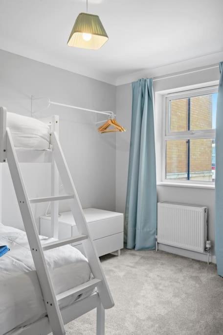 Modern Apartment Near Old Town With Parking マーゲイト エクステリア 写真